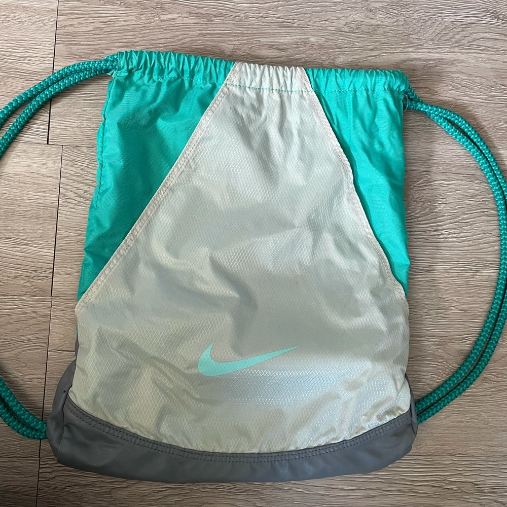 Nike drawstring bag